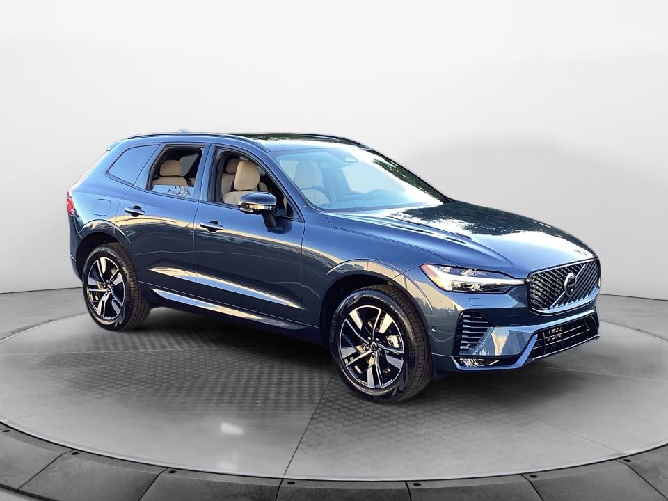 2027 Volvo XC60 B5 Plus Dark