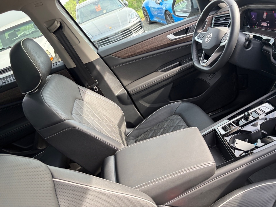 2025 Volkswagen Atlas SEL Premium R-Line - Photo 31