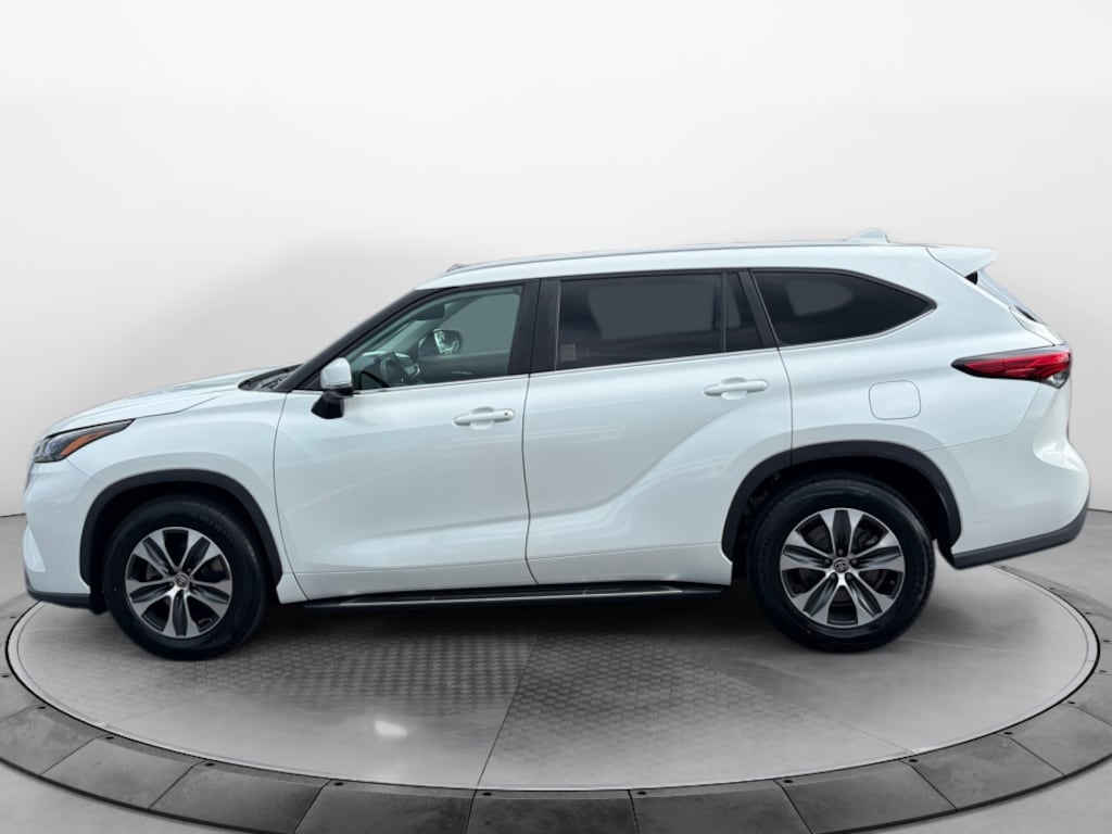 Used 2023 Toyota Highlander XLE SUV
