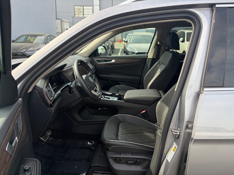 2025 Volkswagen Atlas SEL Premium R-Line - Photo 29