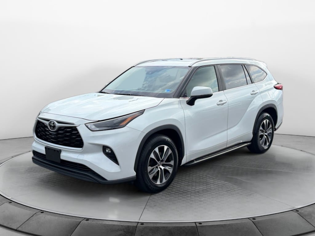 Used 2023 Toyota Highlander XLE SUV