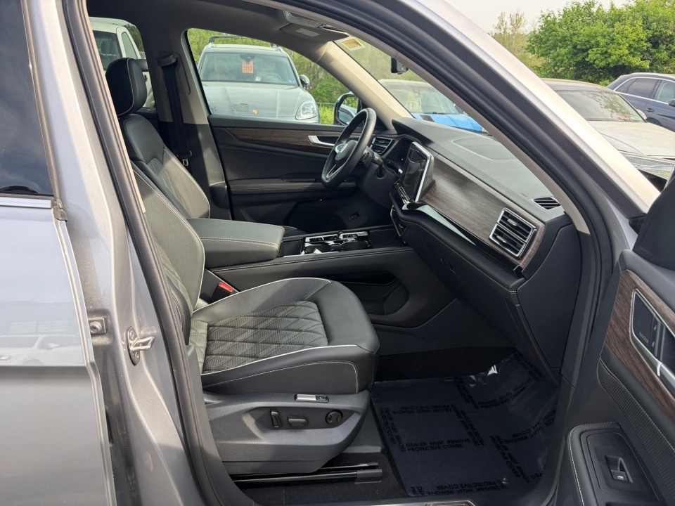2025 Volkswagen Atlas SEL Premium R-Line - Photo 27