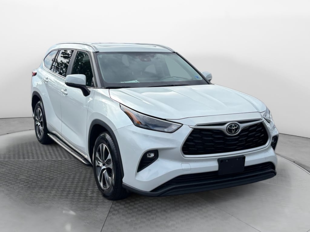 Used 2023 Toyota Highlander XLE SUV