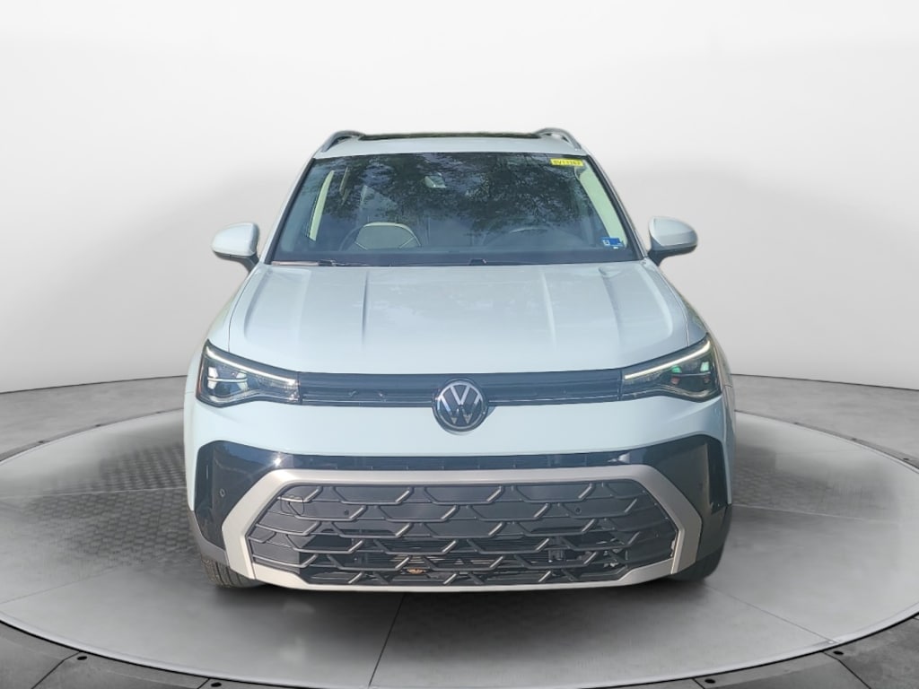 Used 2025 Volkswagen Taos SE SUV