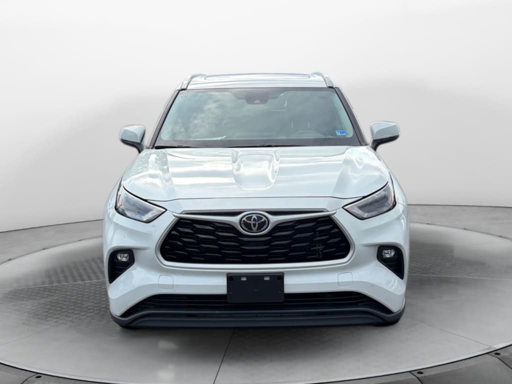 Used 2023 Toyota Highlander XLE SUV