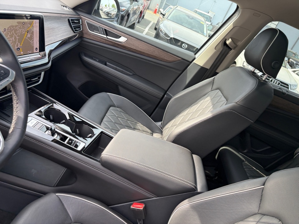 2025 Volkswagen Atlas SEL Premium R-Line - Photo 30