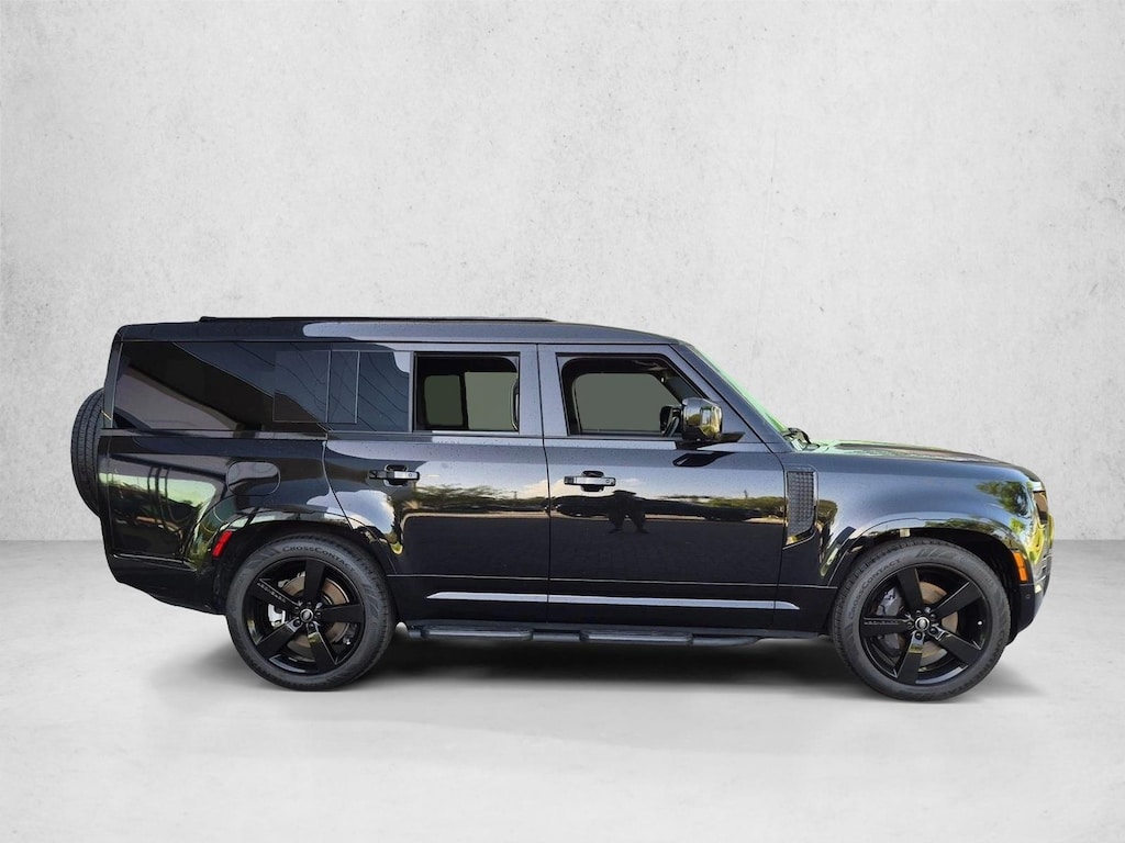 Used 2025 Land Rover Defender 130 P400 X-Dynamic SE Sport Utility