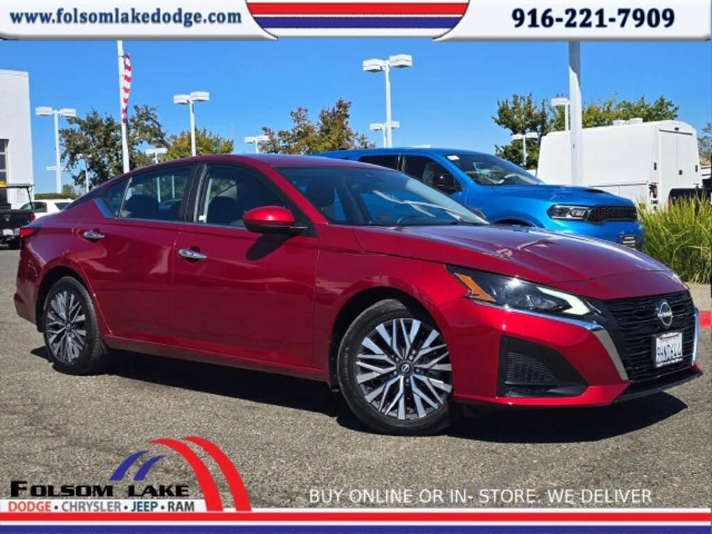 Used 2023 Nissan Altima 2.5 SV Sedan