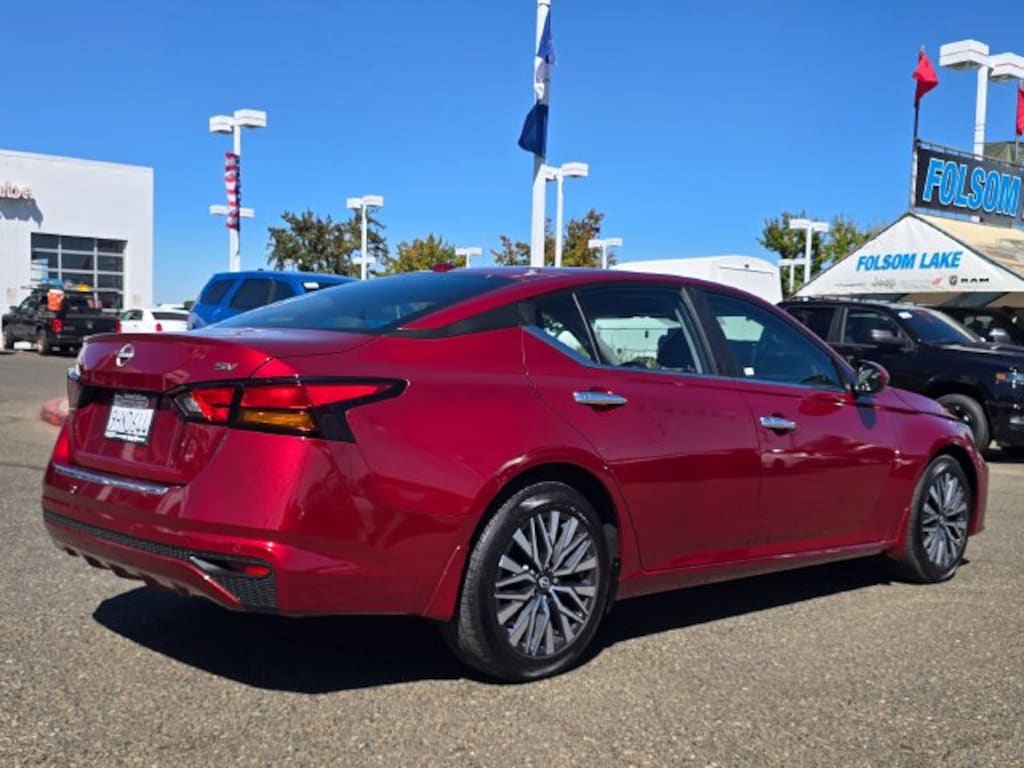 Used 2023 Nissan Altima 2.5 SV Sedan