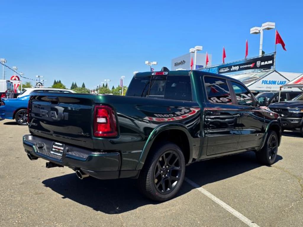 New 2026 Ram 1500 LARAMIE CREW CAB 4X4 5'7 BOX Pickup