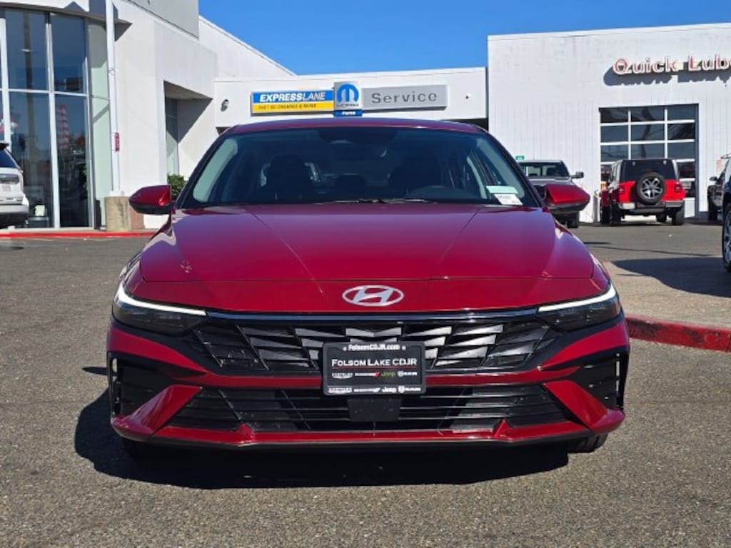 Used 2025 Hyundai Elantra SEL Convenience Sedan