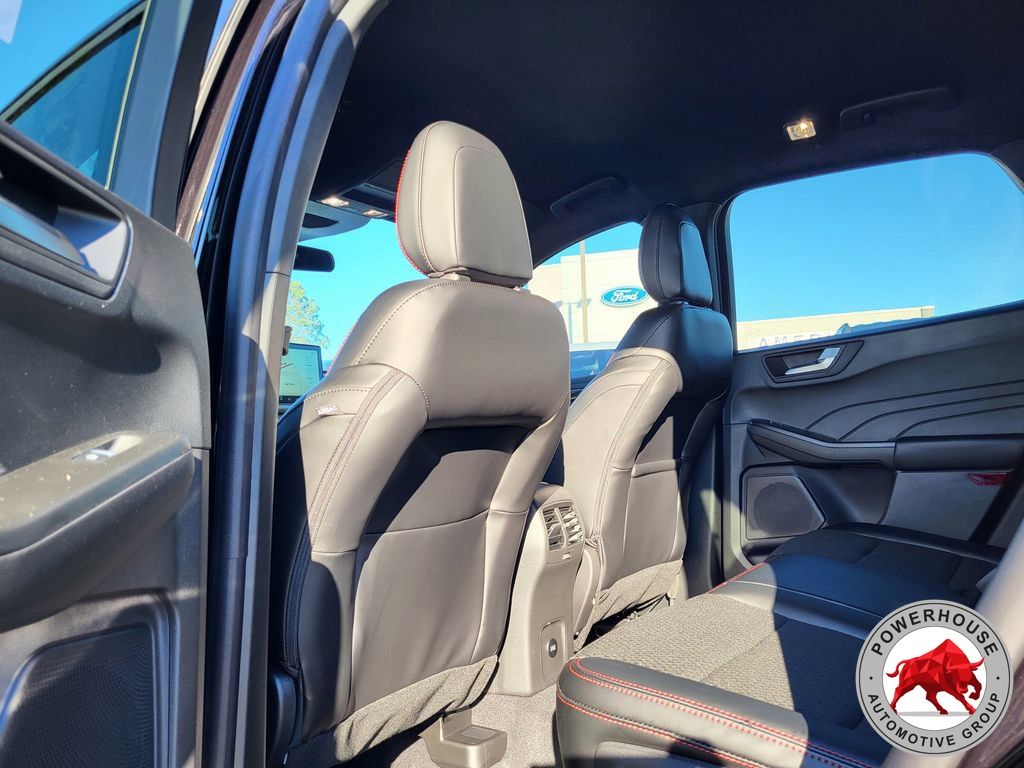 2026 Ford Escape ST-Line - Photo 14