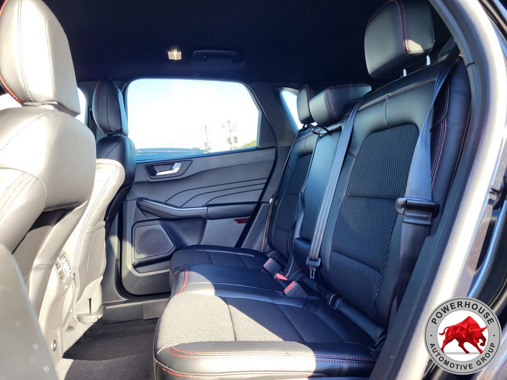 2026 Ford Escape ST-Line - Photo 15