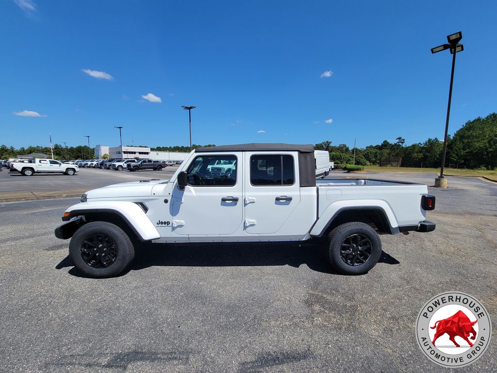 Used 2022 Jeep Gladiator Sport Truck
