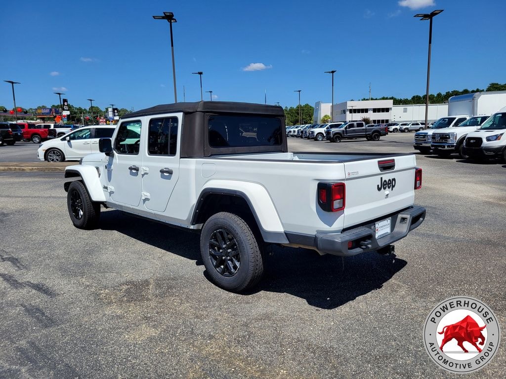 Used 2022 Jeep Gladiator Sport Truck
