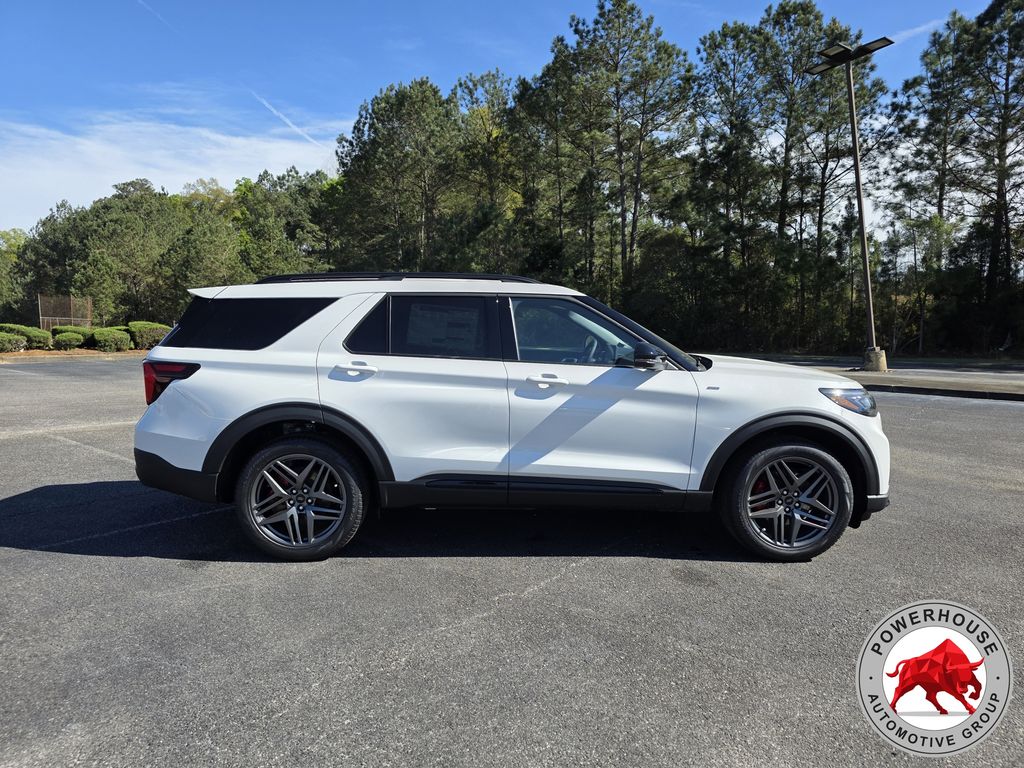 2026 Ford Explorer ST-Line - Photo 8