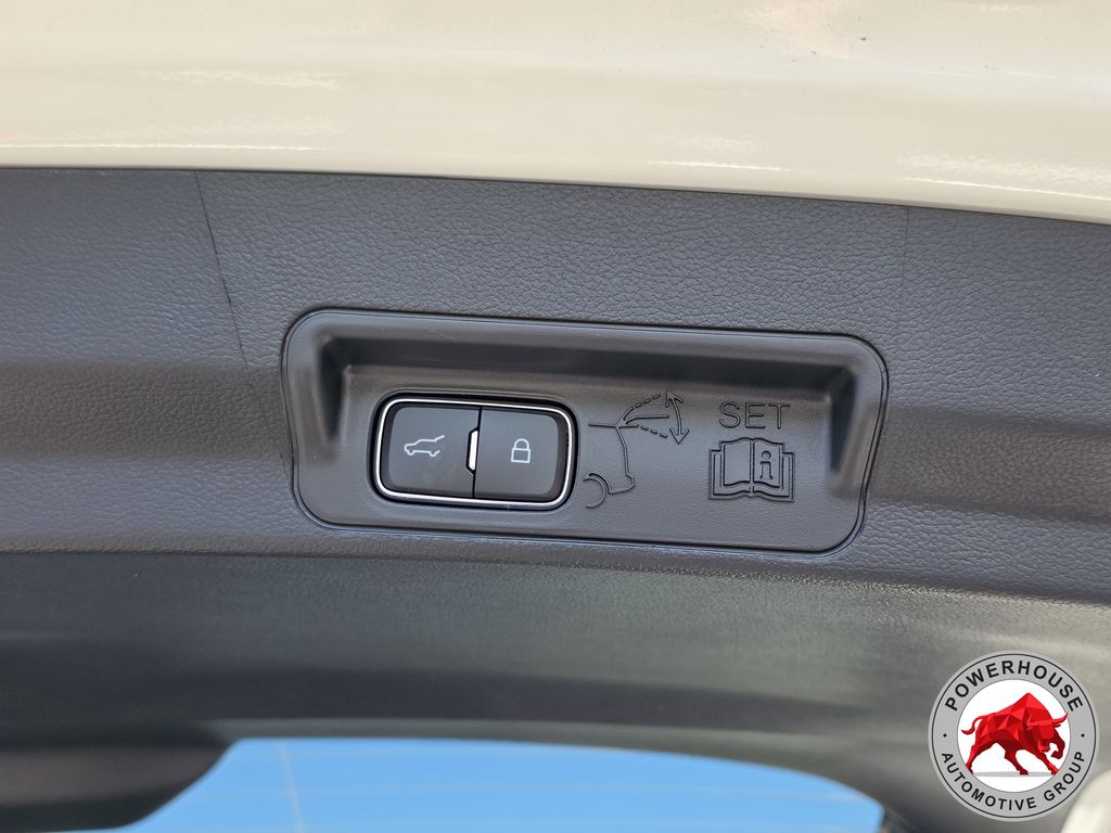 2026 Ford Explorer ST-Line - Photo 15