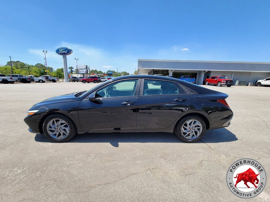 Used 2024 Hyundai Elantra SEL Sedan