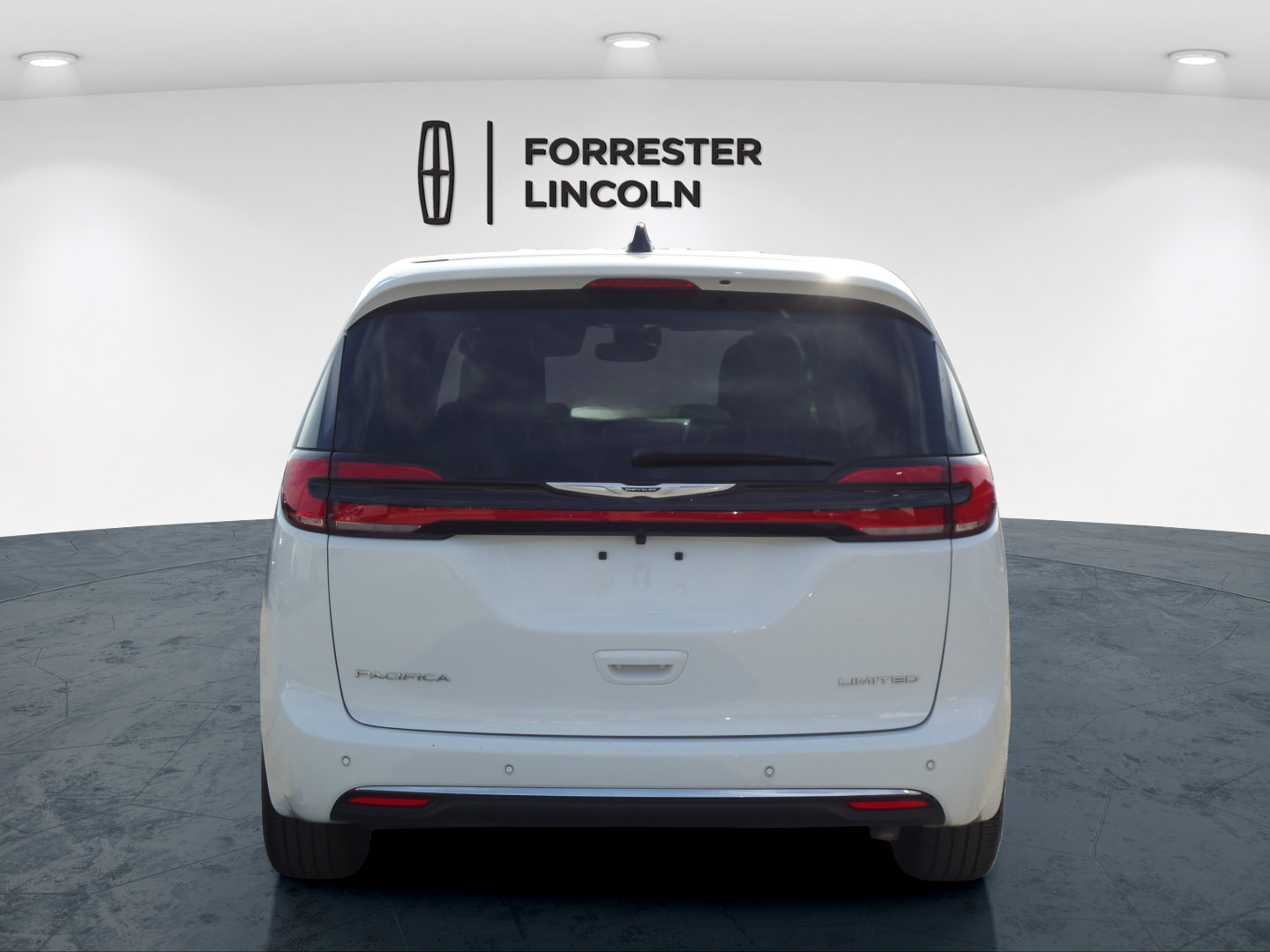 Used 2026 Chrysler Pacifica Limited Minivan/Van
