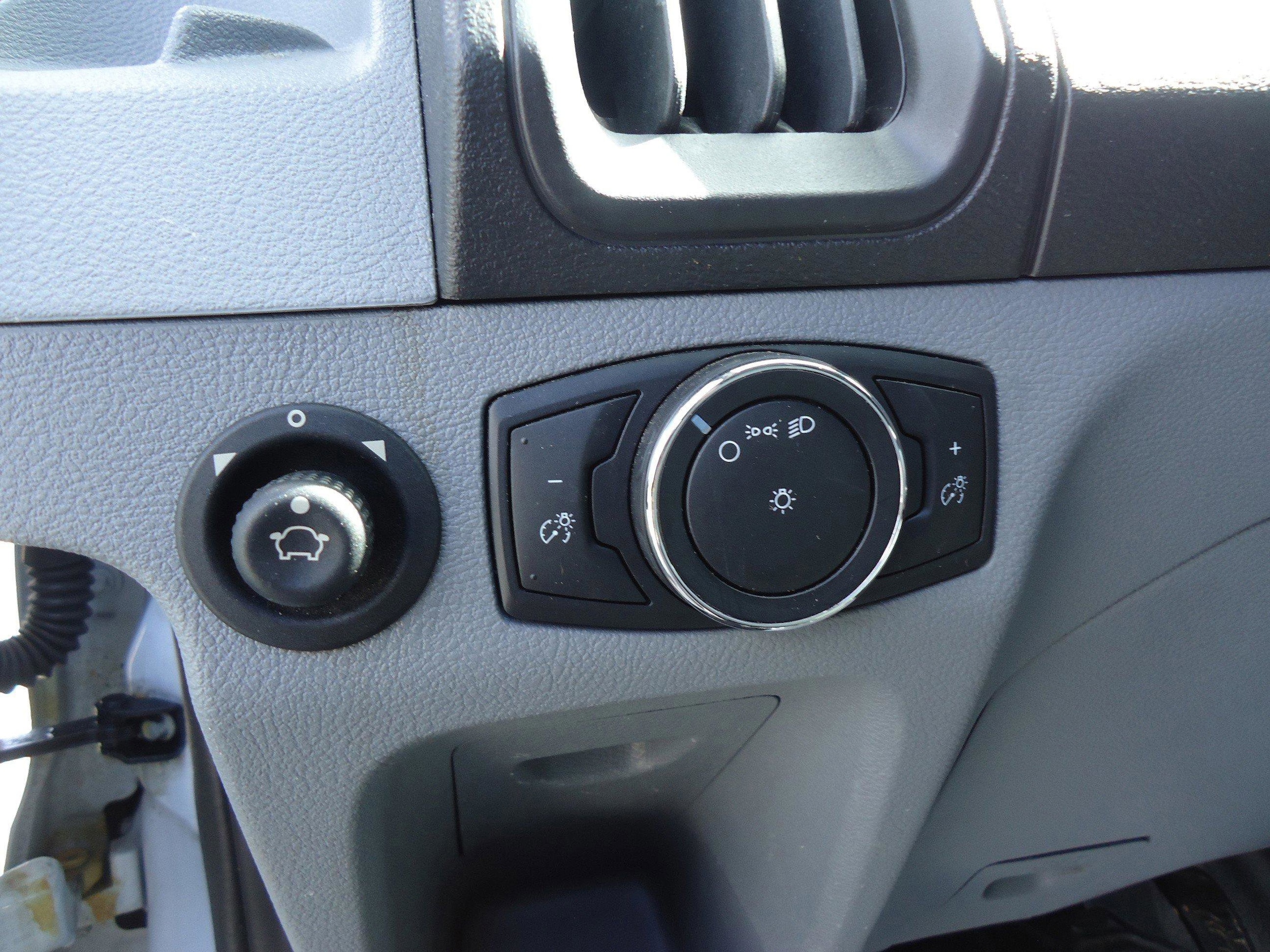 2017 Ford Transit Wagon XL - Photo 15
