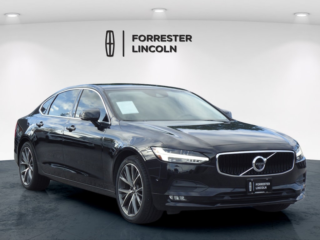 Used 2018 Volvo S90 T5 Momentum Sedan