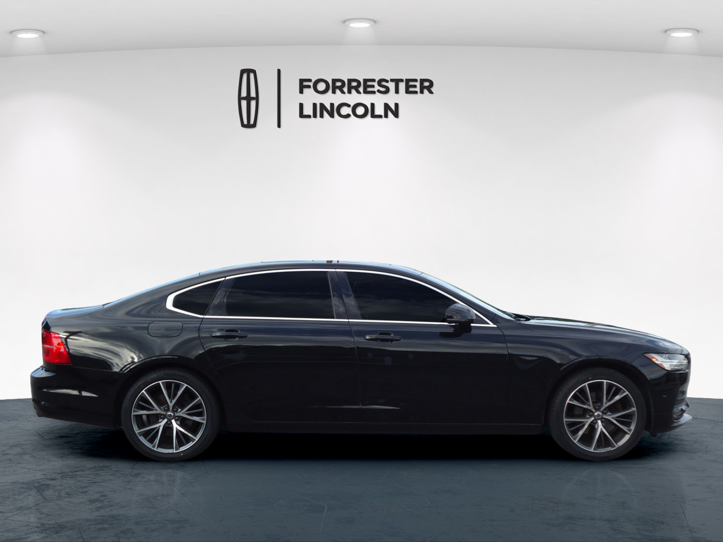 Used 2018 Volvo S90 T5 Momentum Sedan