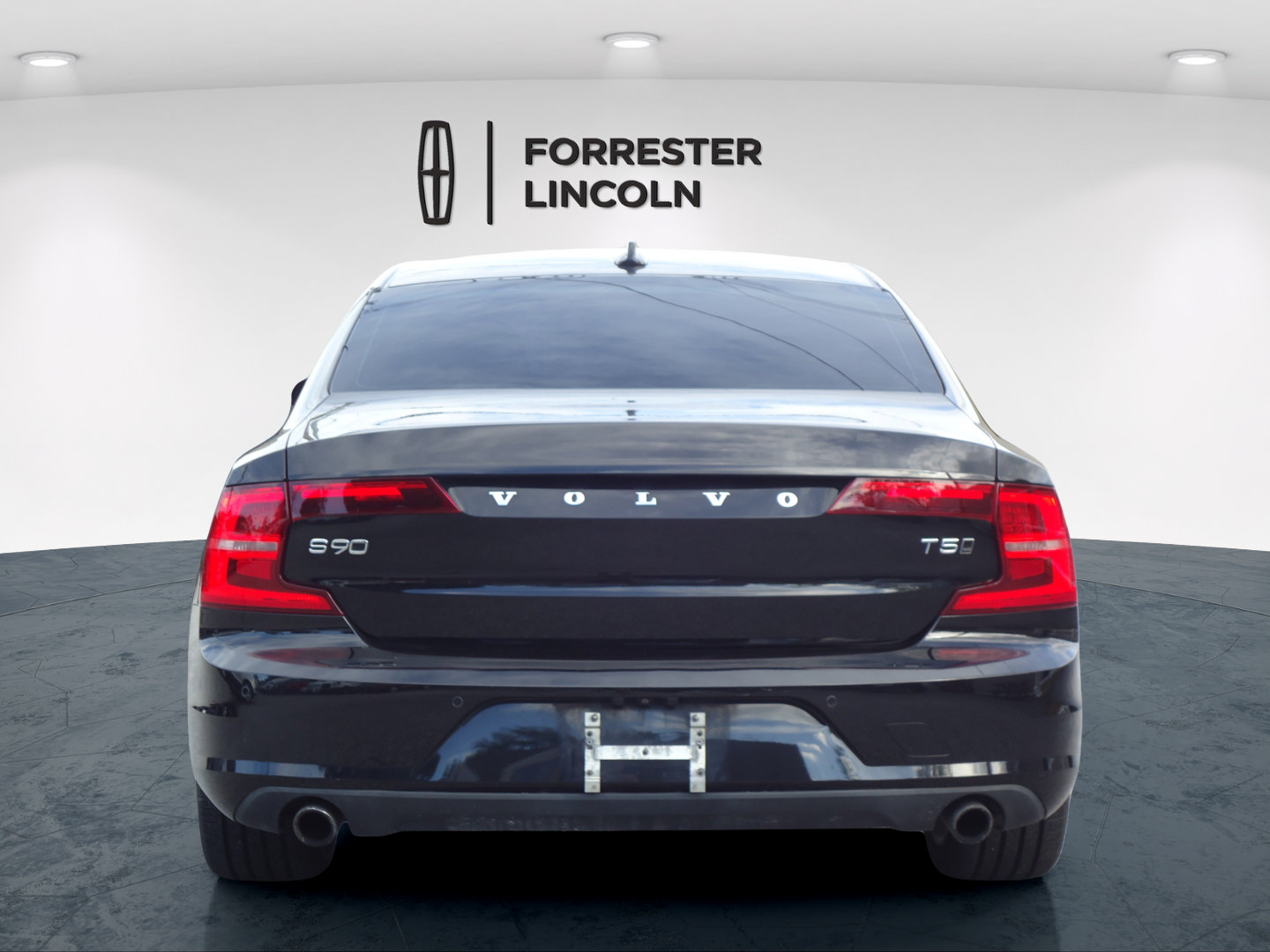 Used 2018 Volvo S90 T5 Momentum Sedan