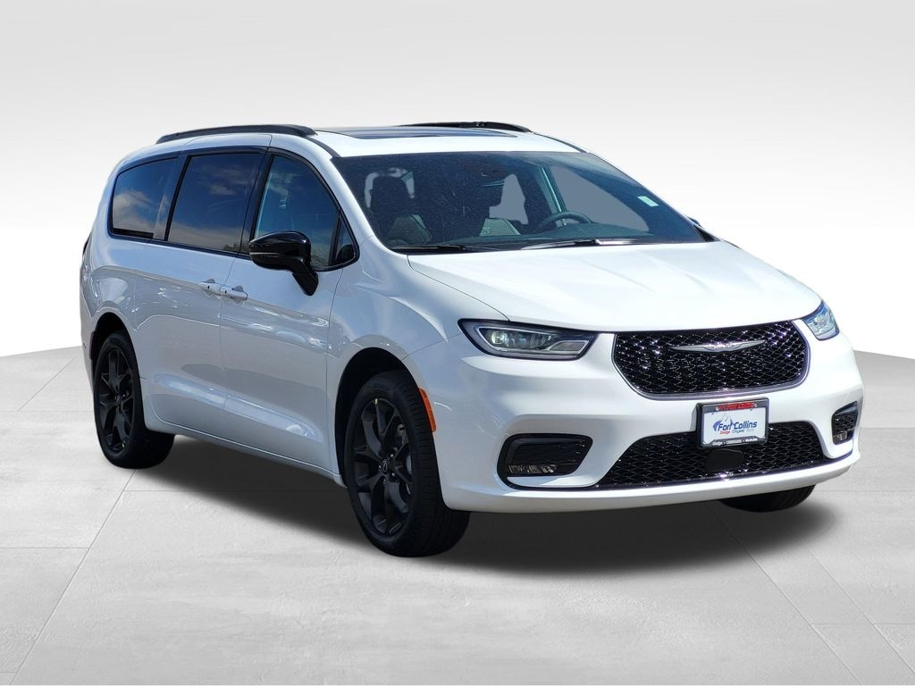 New 2026 Chrysler Pacifica Limited Passenger Van