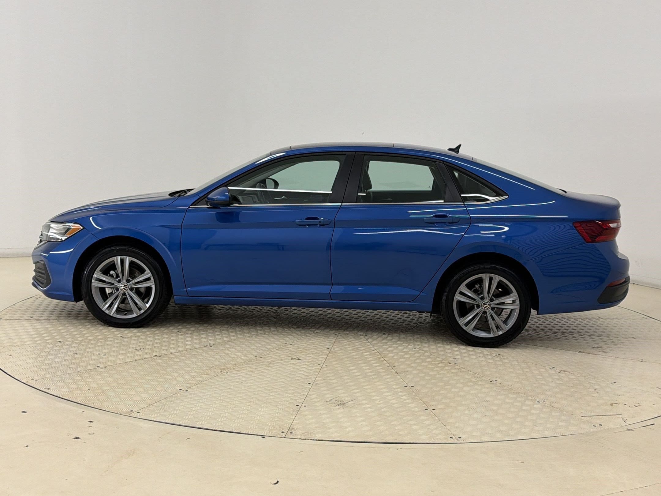 3VW7M7BU8RM071336
