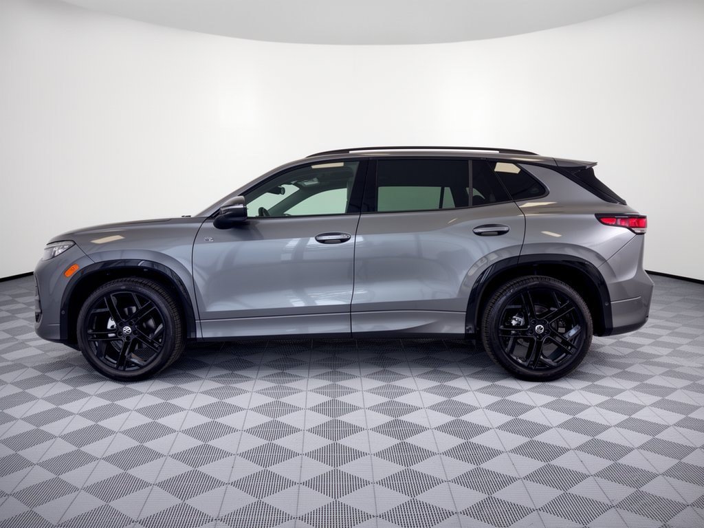 New 2026 Volkswagen Tiguan SE R-Line Black SUV