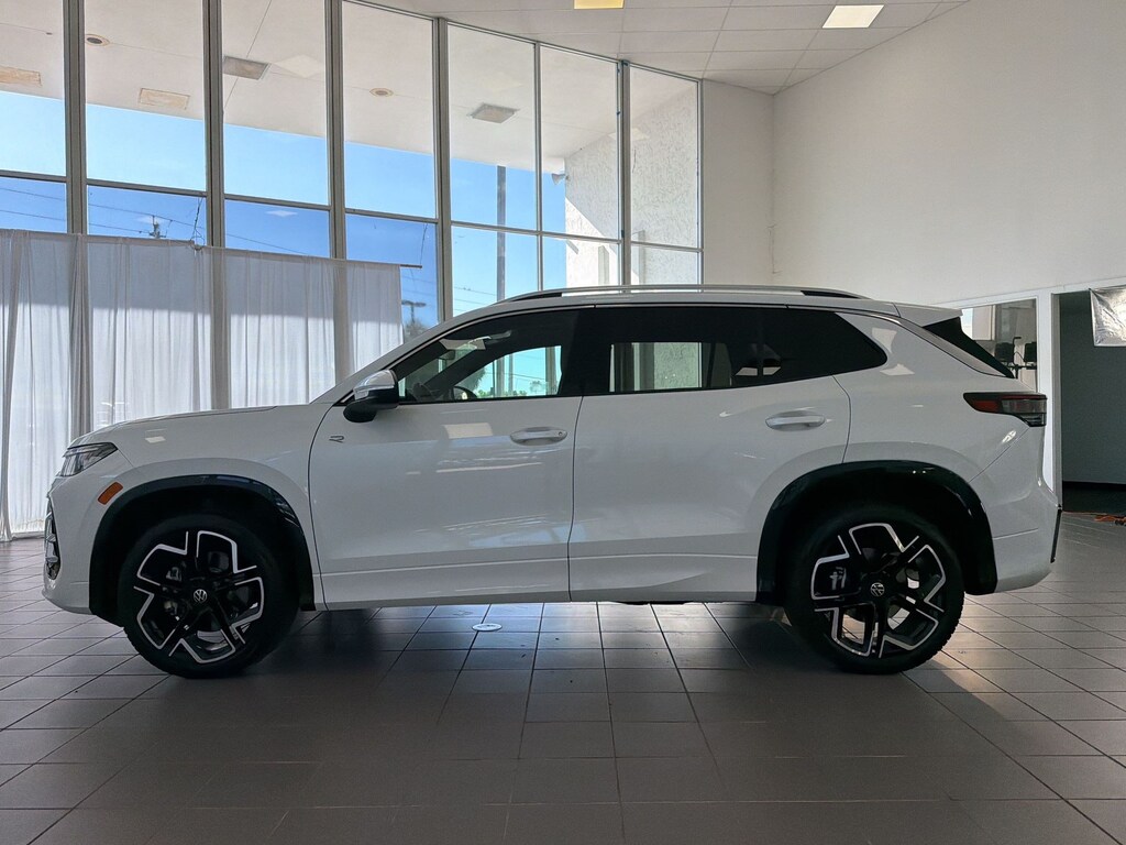 New 2026 Volkswagen Tiguan SEL R-Line Turbo SUV