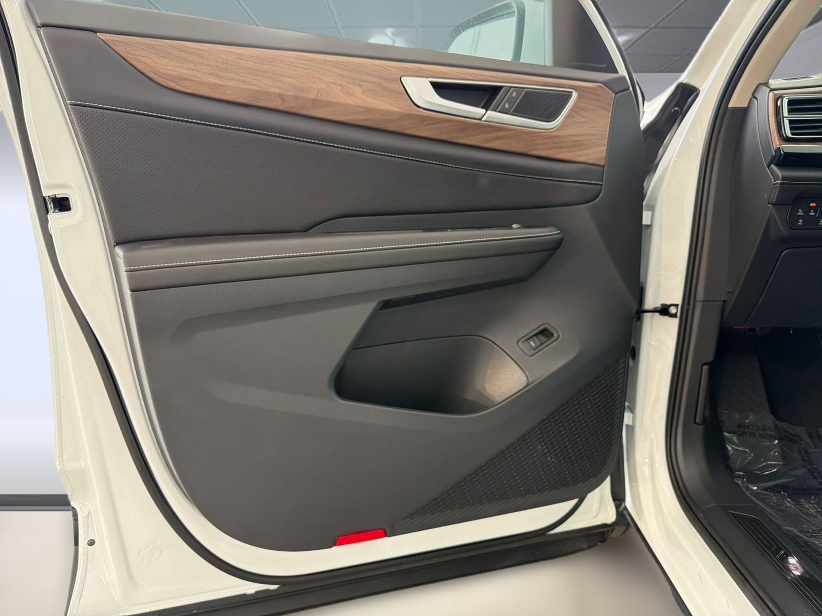 2026 Volkswagen Atlas SE w/Tech - Photo 22
