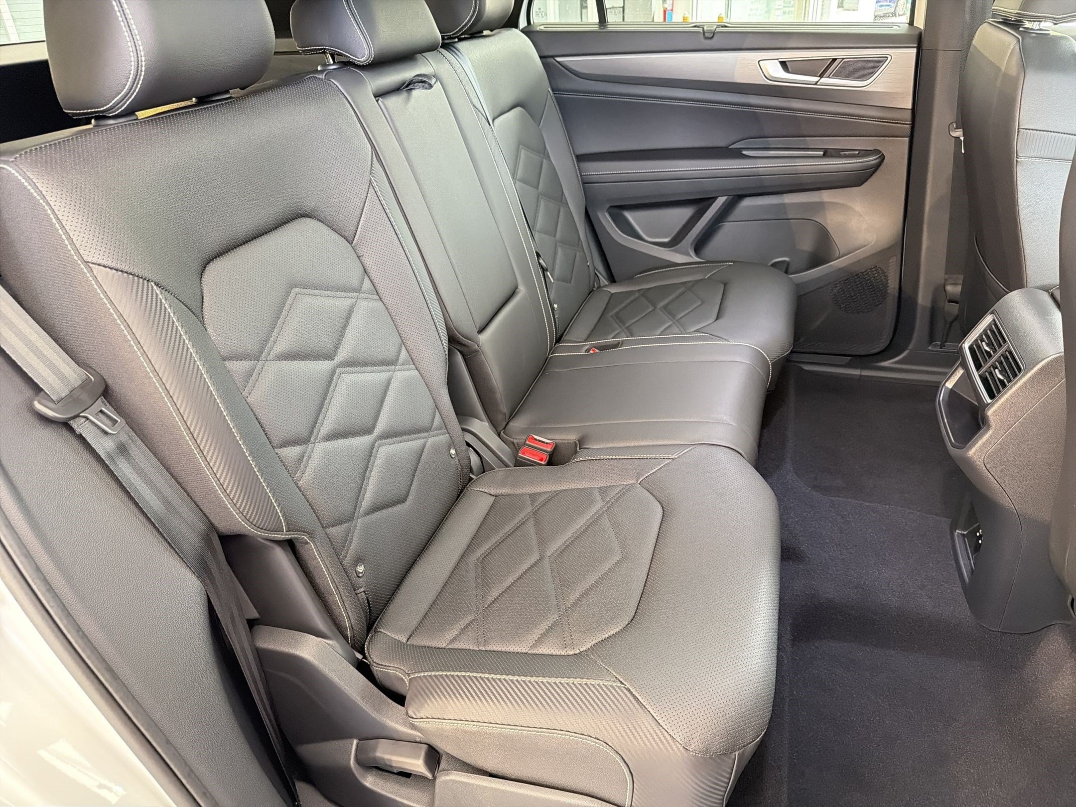 2026 Volkswagen Atlas Cross Sport SE w/Tech - Photo 29