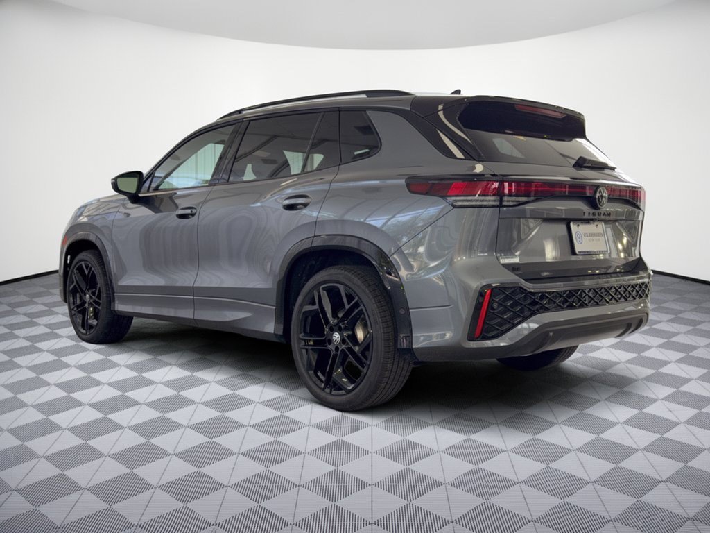 New 2026 Volkswagen Tiguan SE R-Line Black SUV