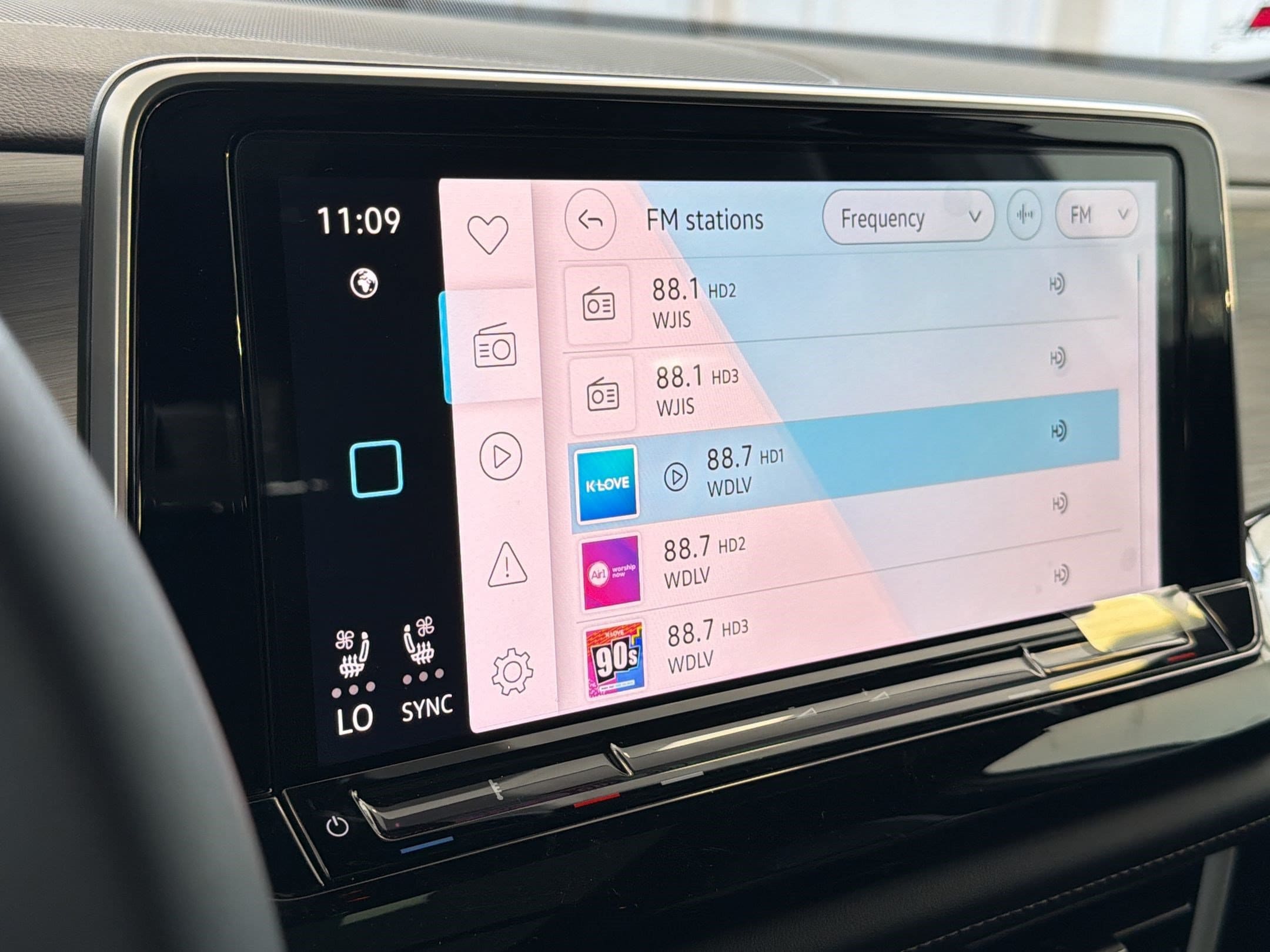 2026 Volkswagen Atlas Cross Sport SE w/Tech - Photo 24