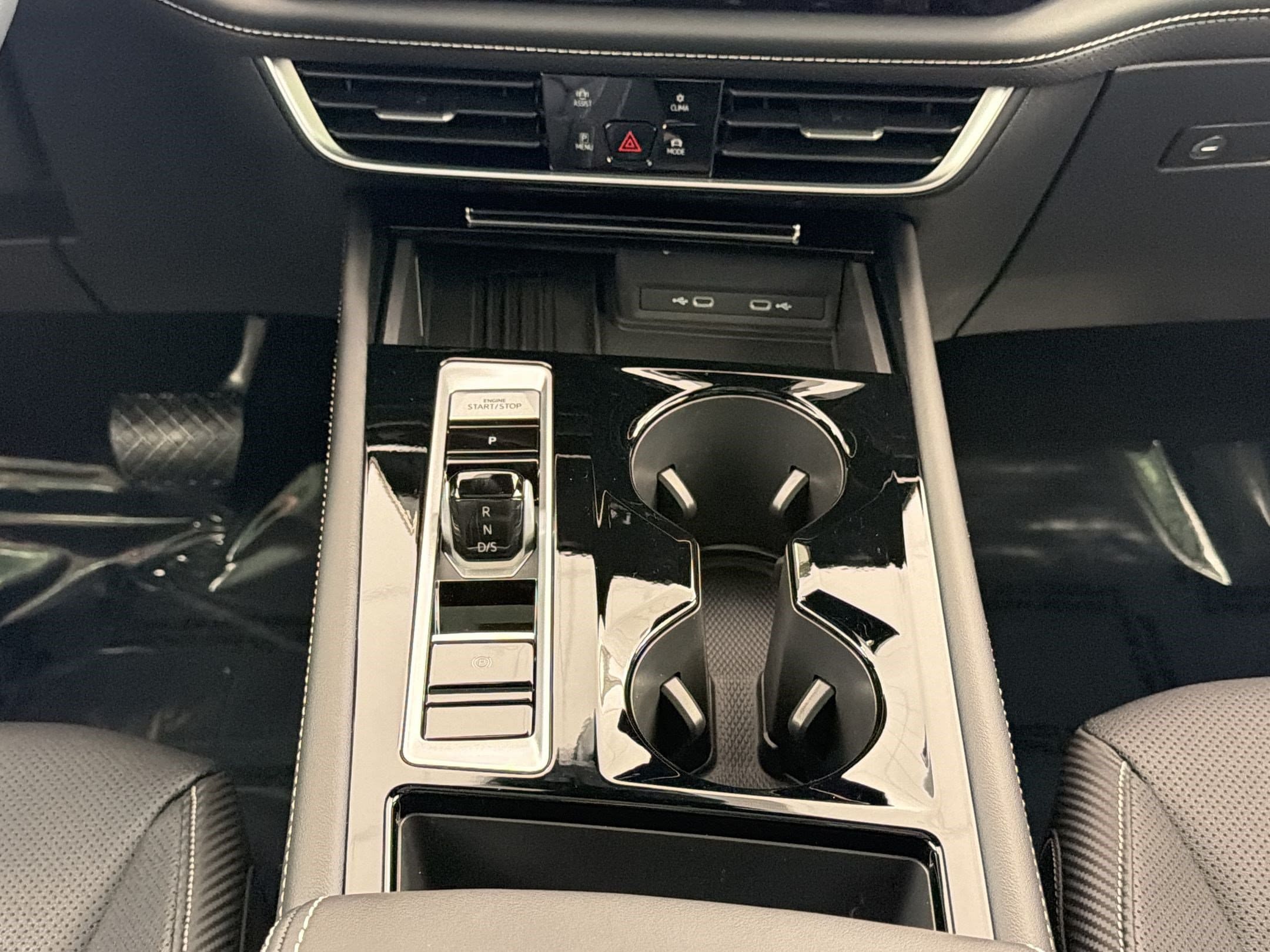 2026 Volkswagen Atlas Cross Sport SE w/Tech - Photo 26
