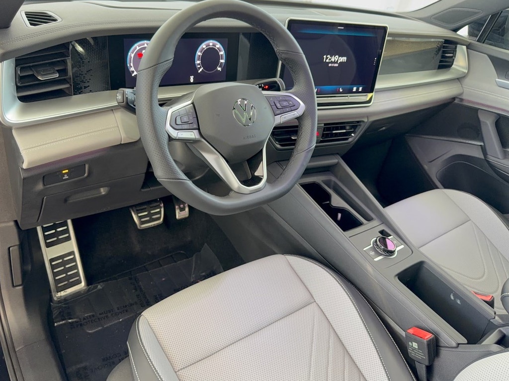 New 2026 Volkswagen Tiguan SE R-Line Black SUV