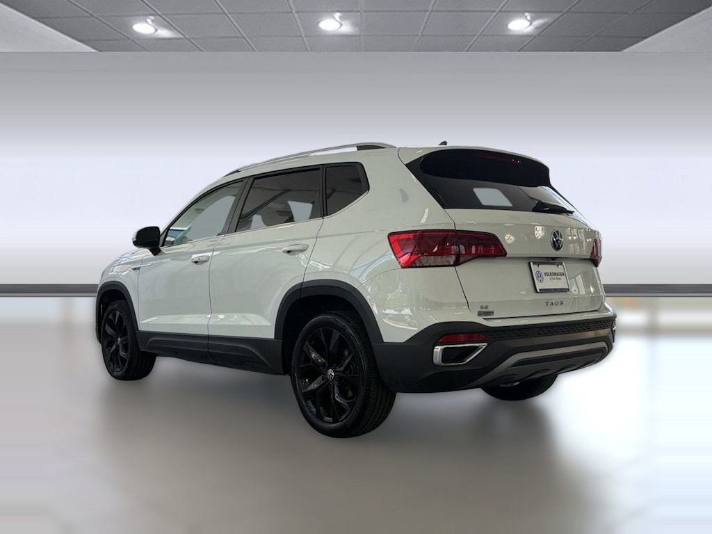 Used 2024 Volkswagen Taos SE SE FWD