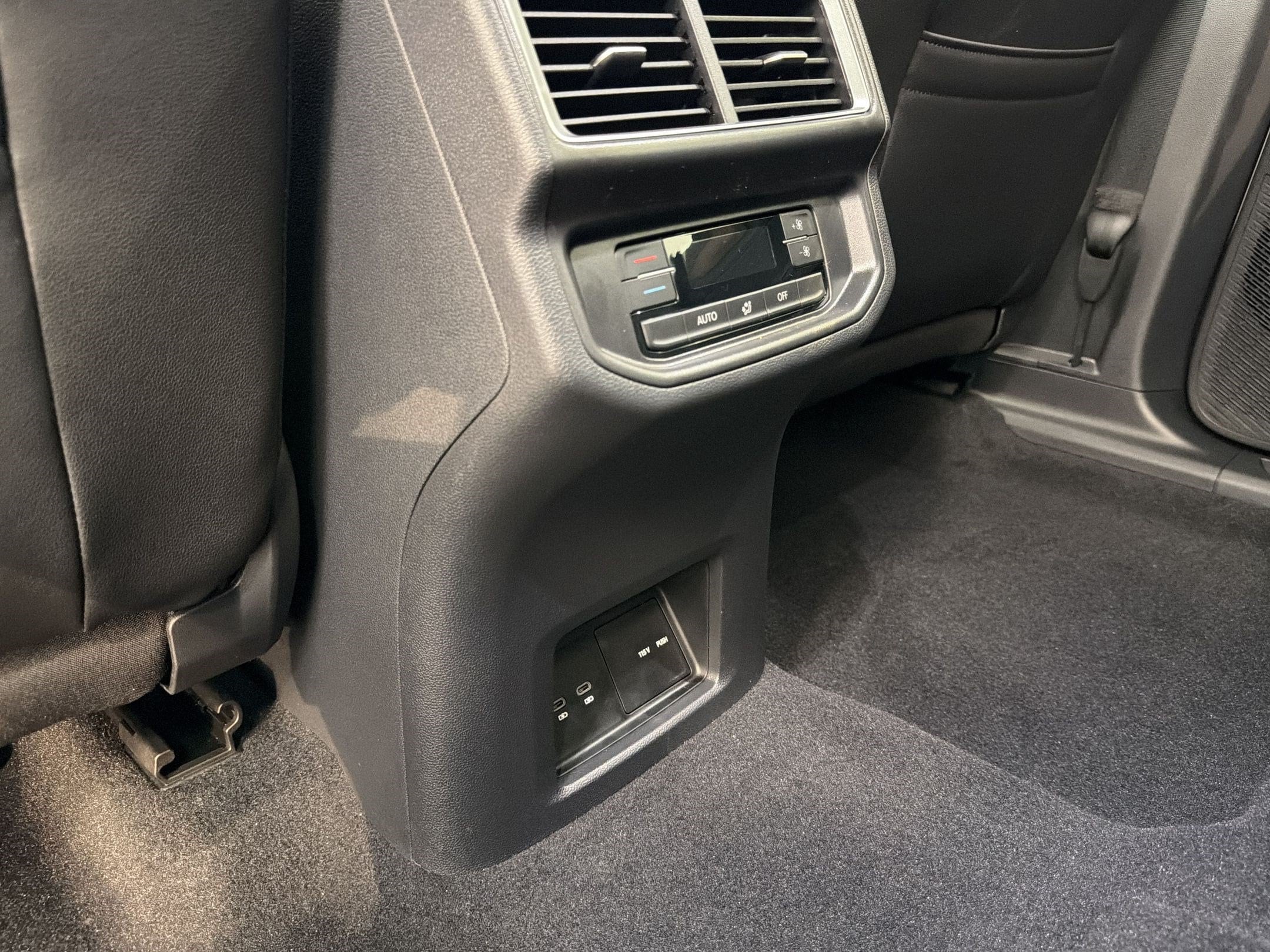 2026 Volkswagen Atlas SE w/Tech - Photo 33