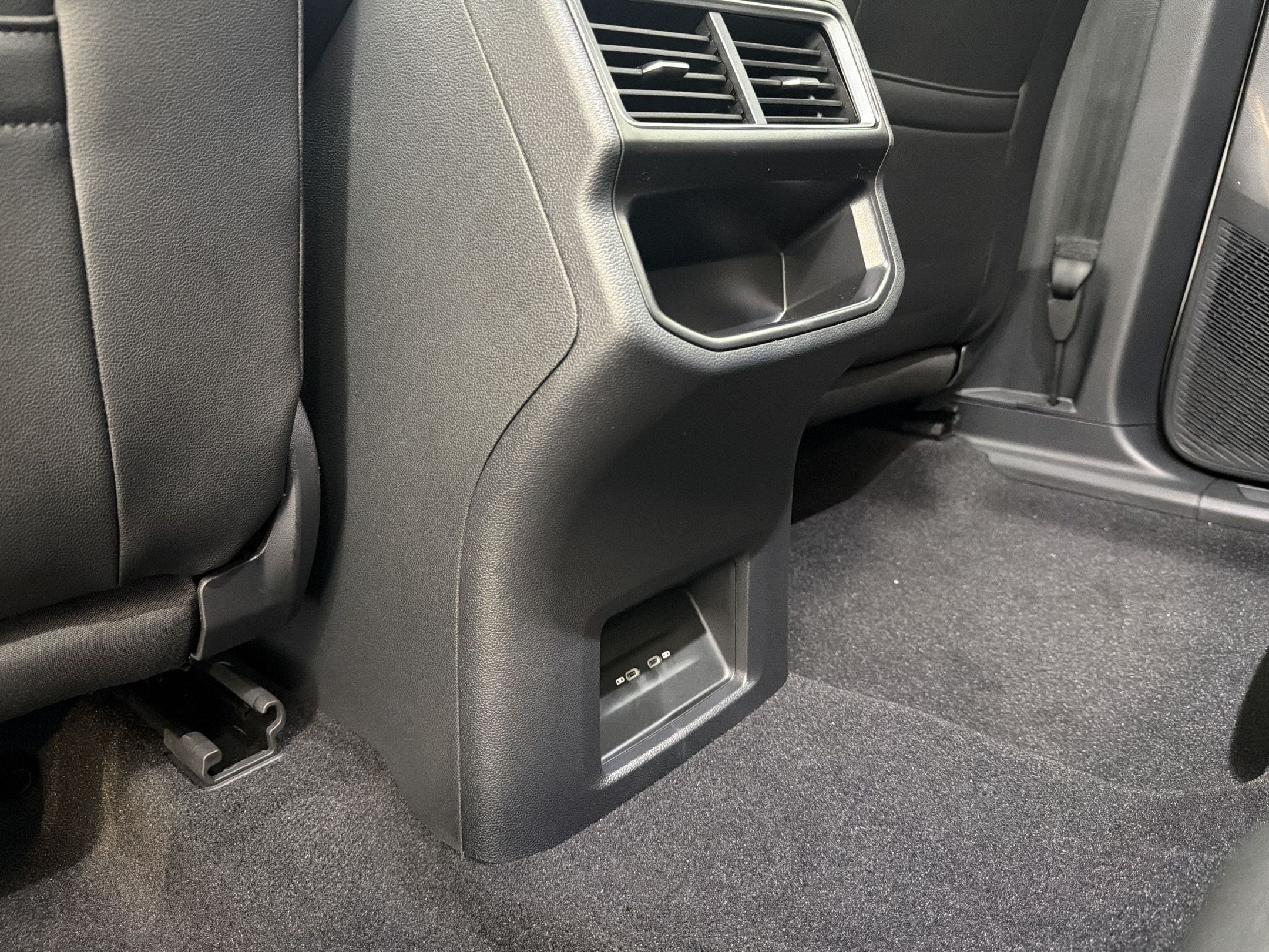 2026 Volkswagen Atlas Cross Sport SE - Photo 30