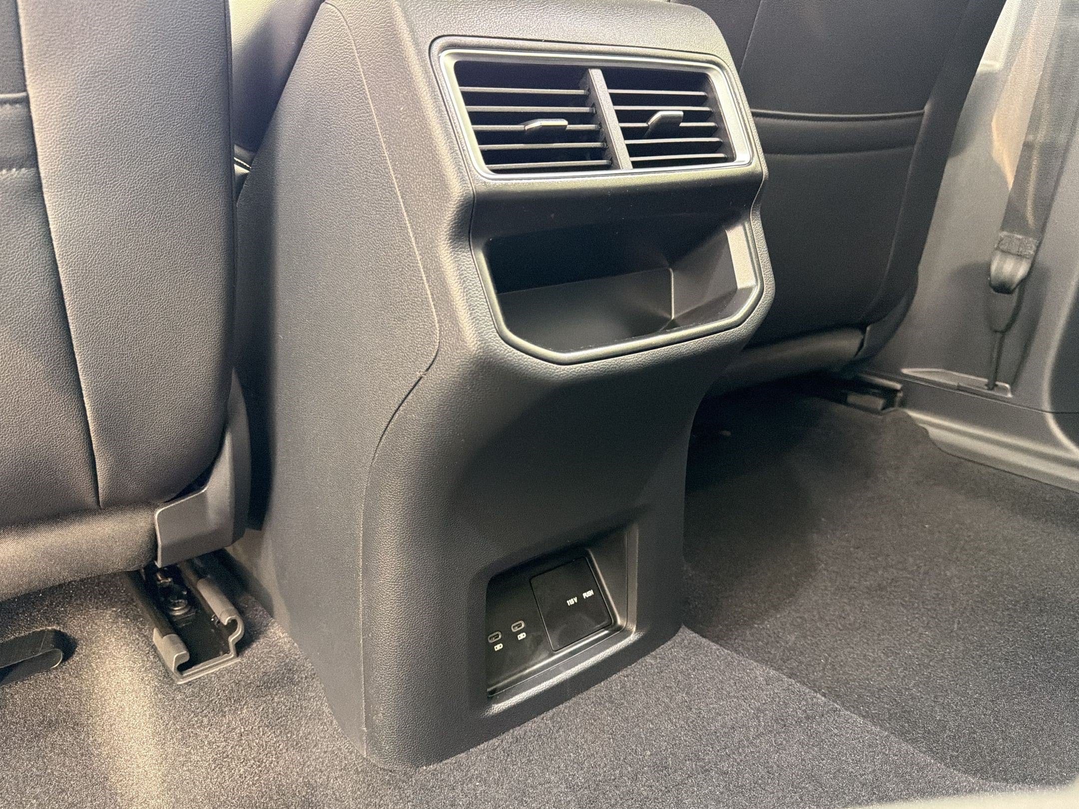 2026 Volkswagen Atlas Cross Sport SE w/Tech - Photo 33