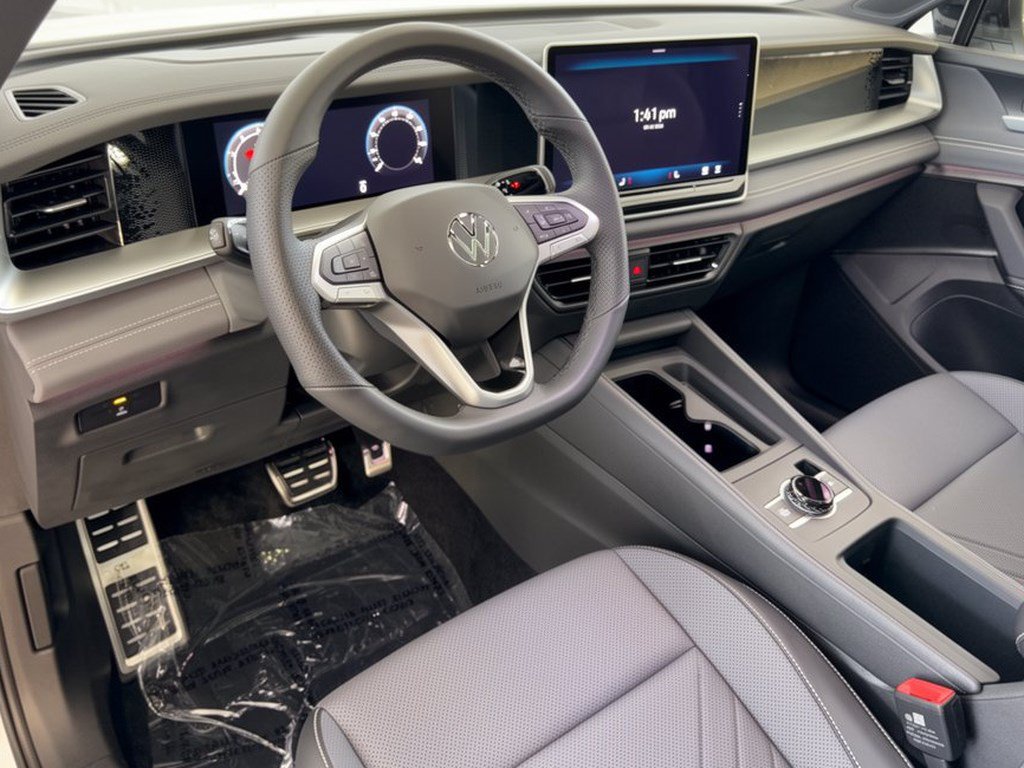 New 2026 Volkswagen Tiguan SE R-Line Black SUV