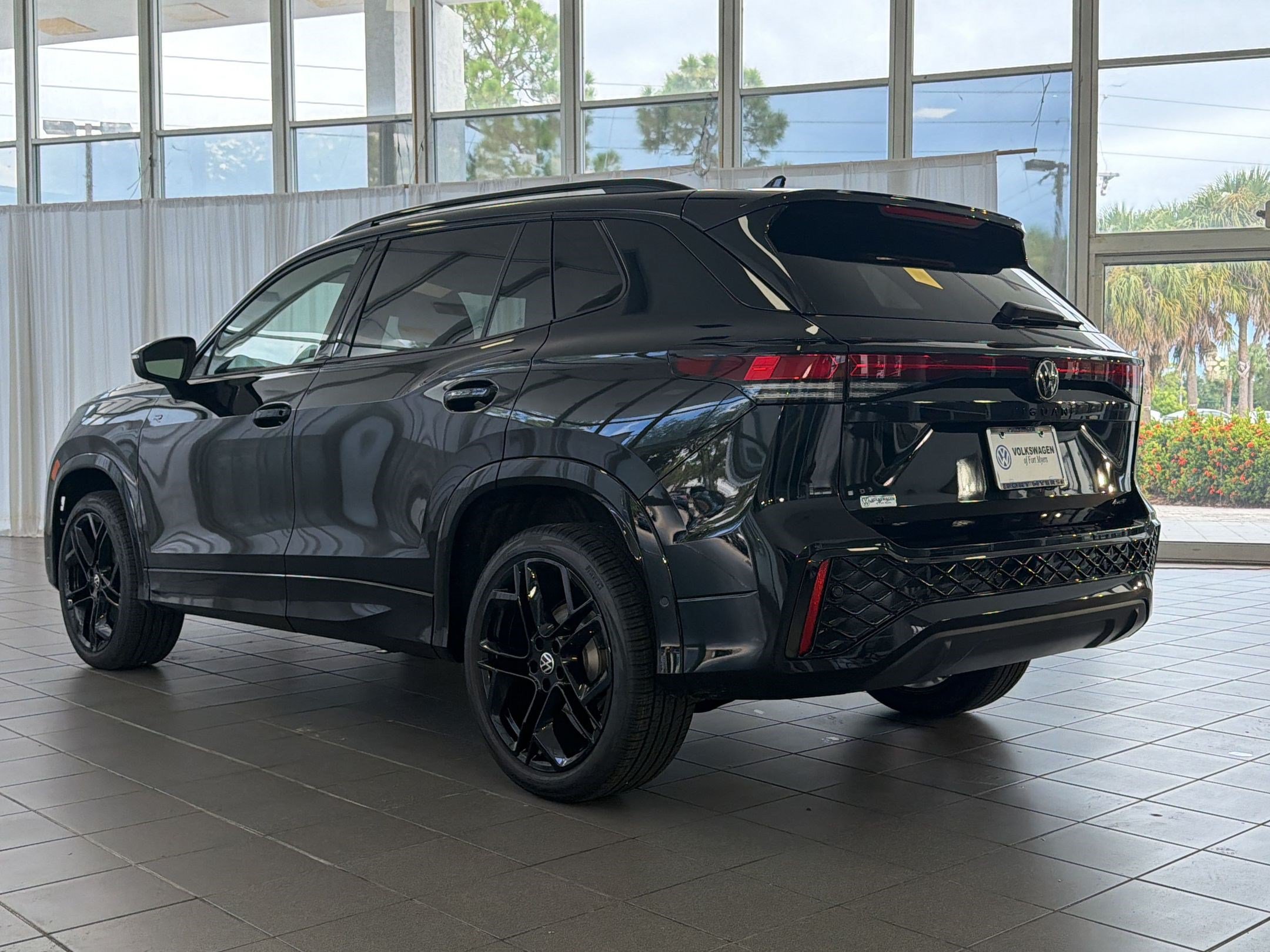 New 2026 Volkswagen Tiguan SE R-Line Black SUV