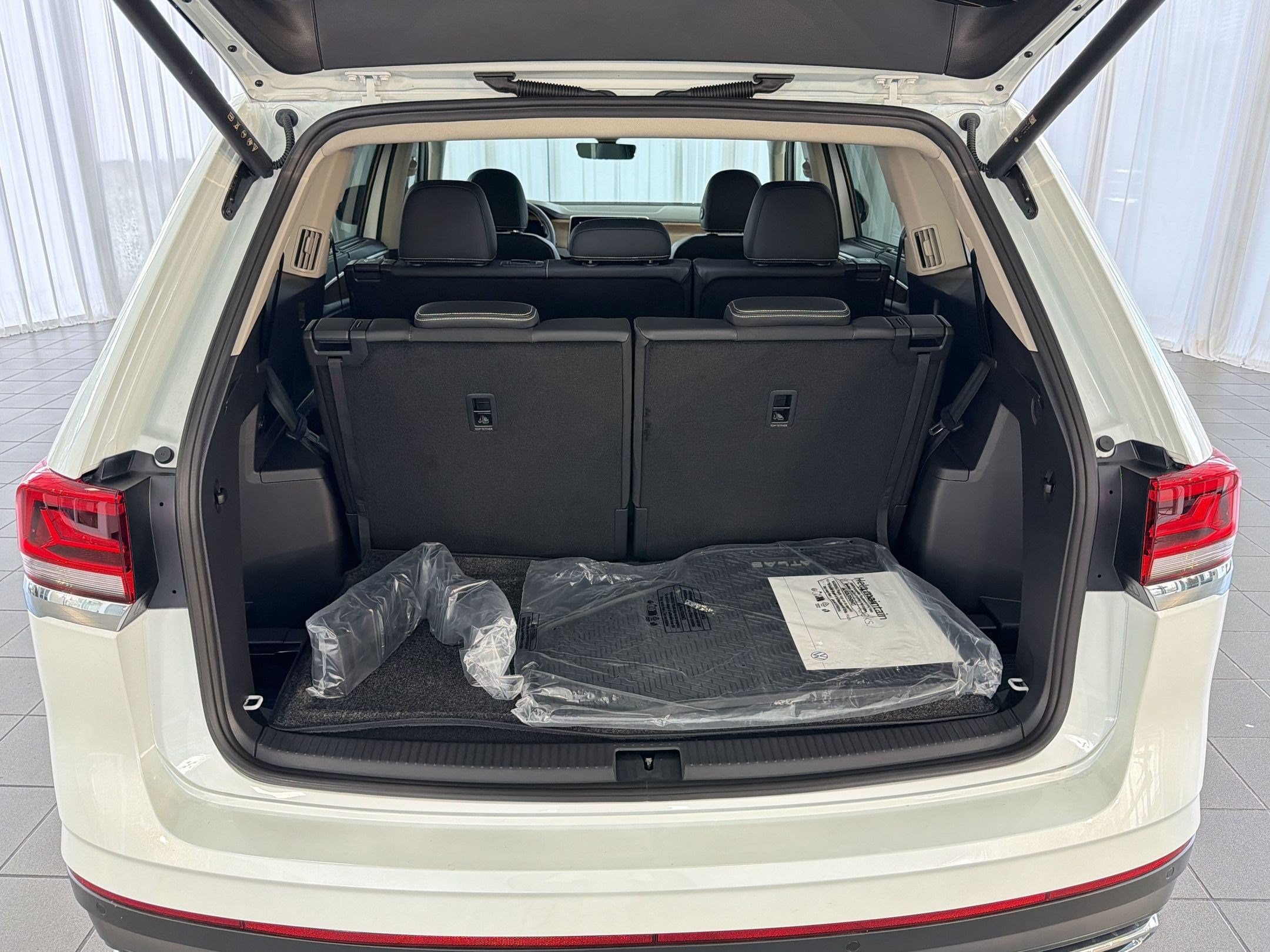 2026 Volkswagen Atlas SE w/Tech - Photo 35