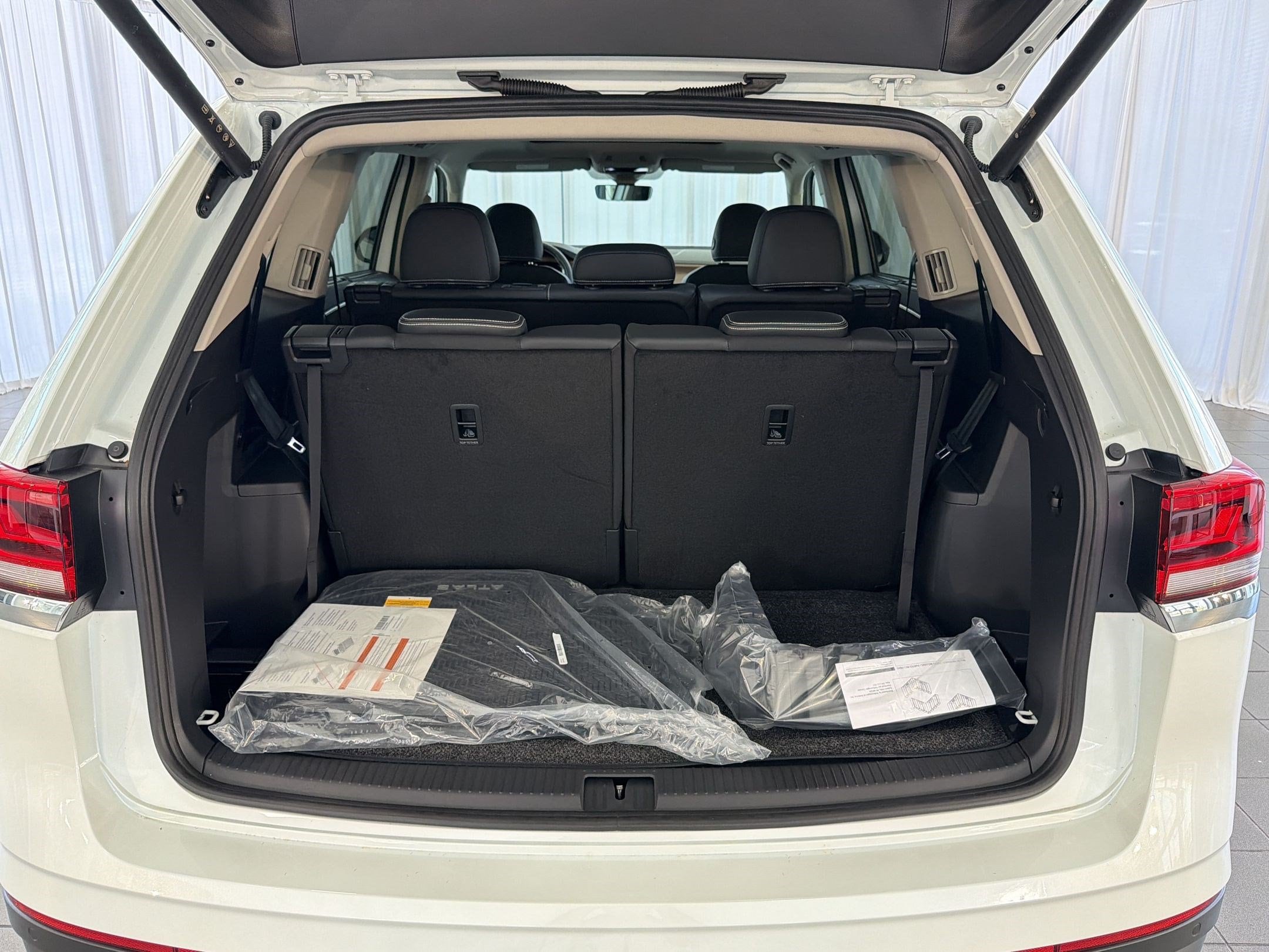 2026 Volkswagen Atlas SE w/Tech - Photo 35