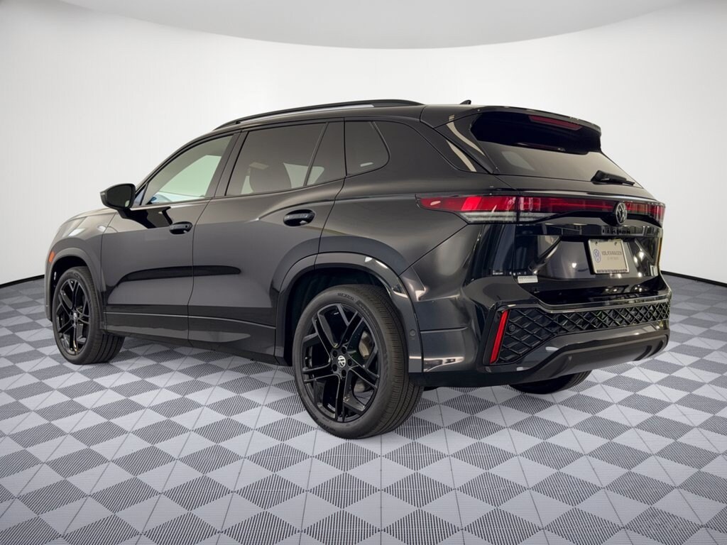 New 2026 Volkswagen Tiguan SE R-Line Black SUV