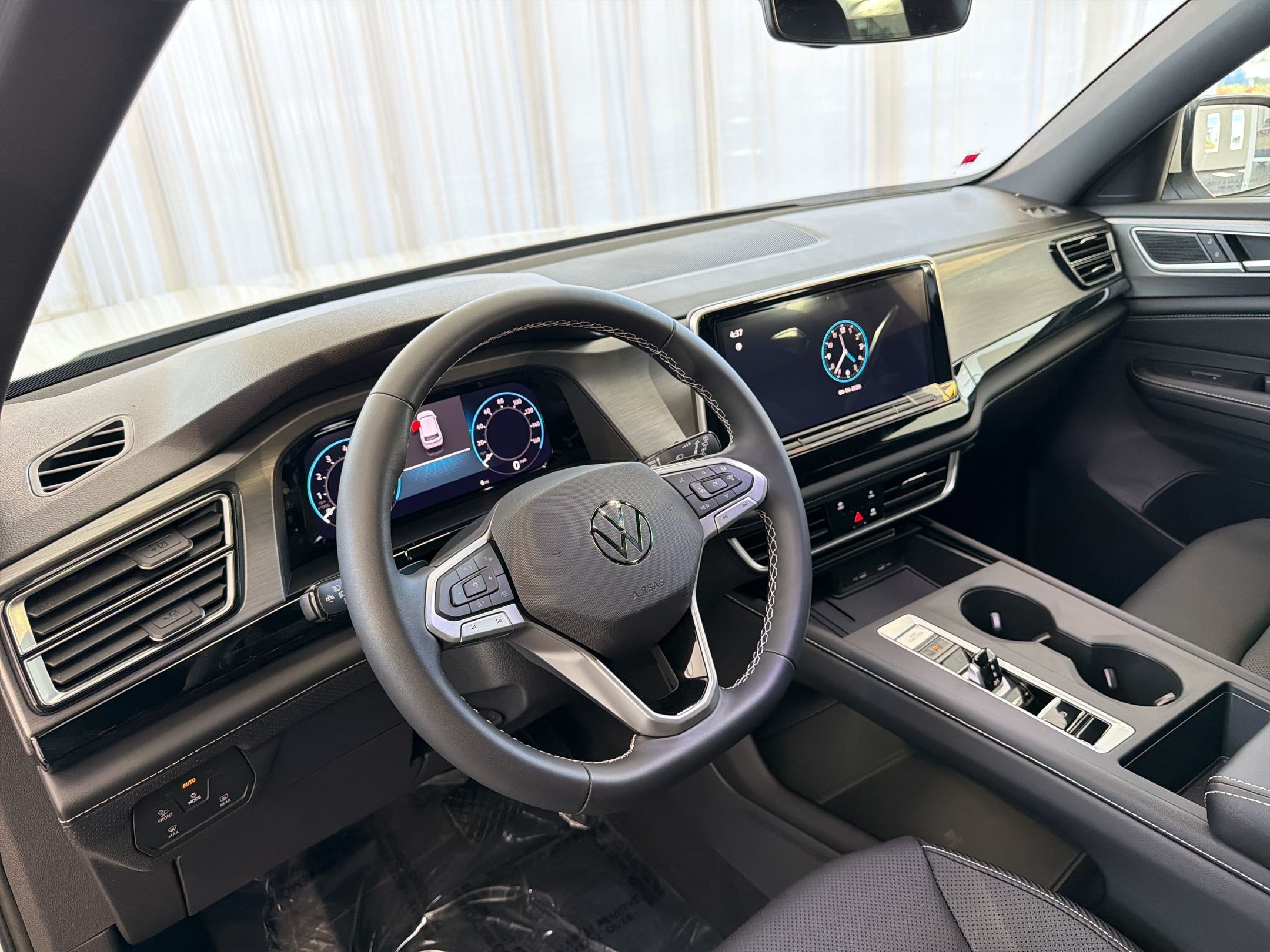 2026 Volkswagen Atlas Cross Sport SE - Photo 4