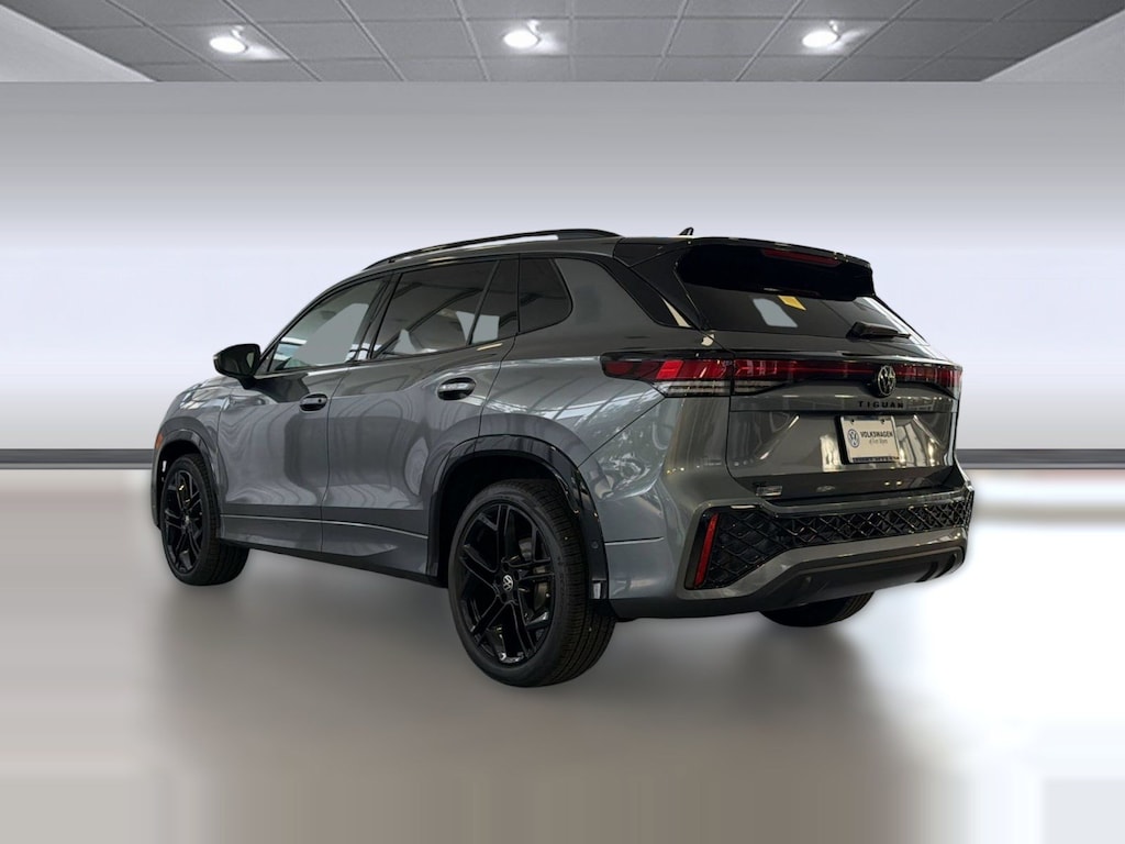 New 2026 Volkswagen Tiguan SE R-Line Black SUV
