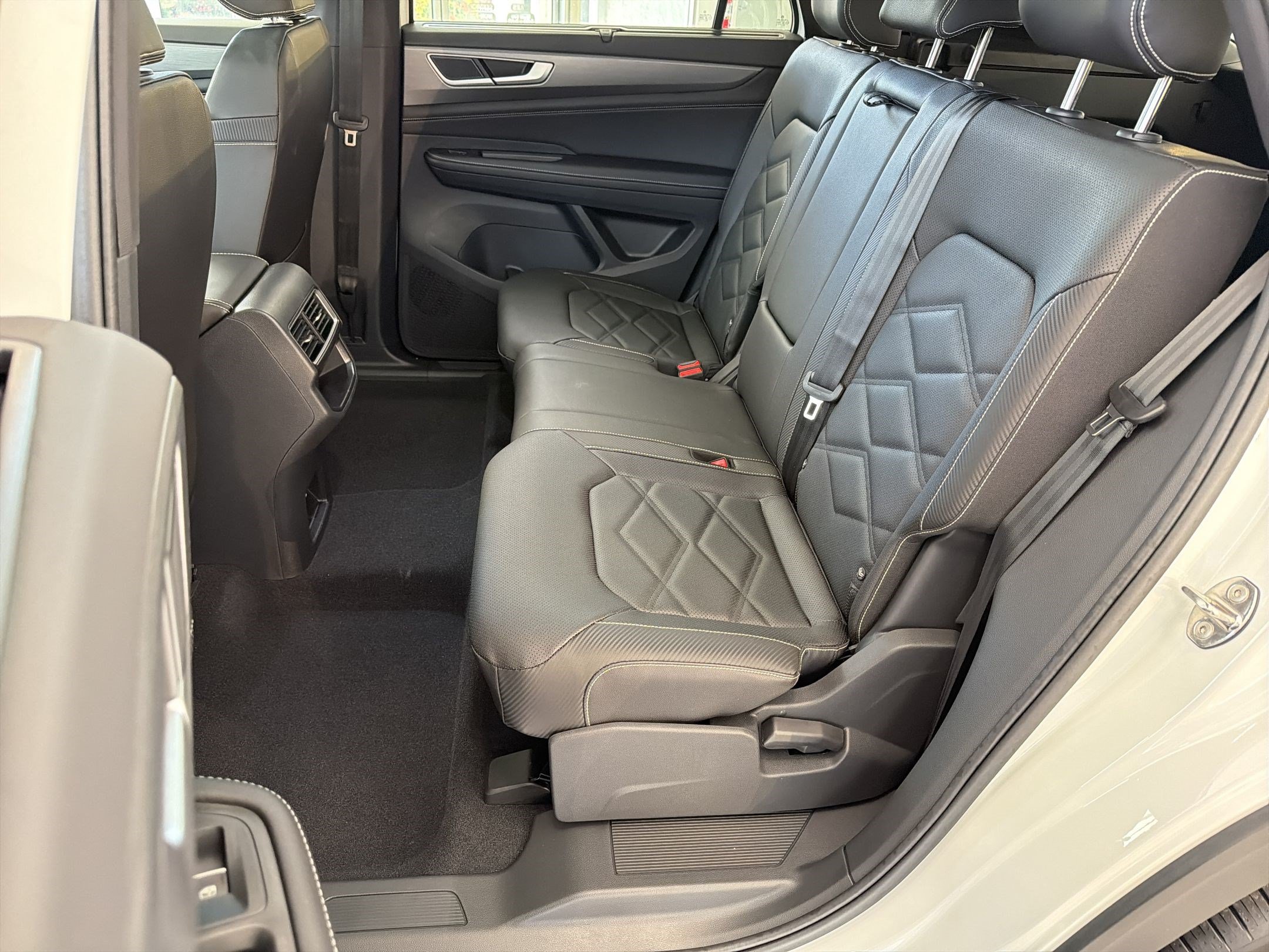 2026 Volkswagen Atlas Cross Sport SE w/Tech - Photo 15
