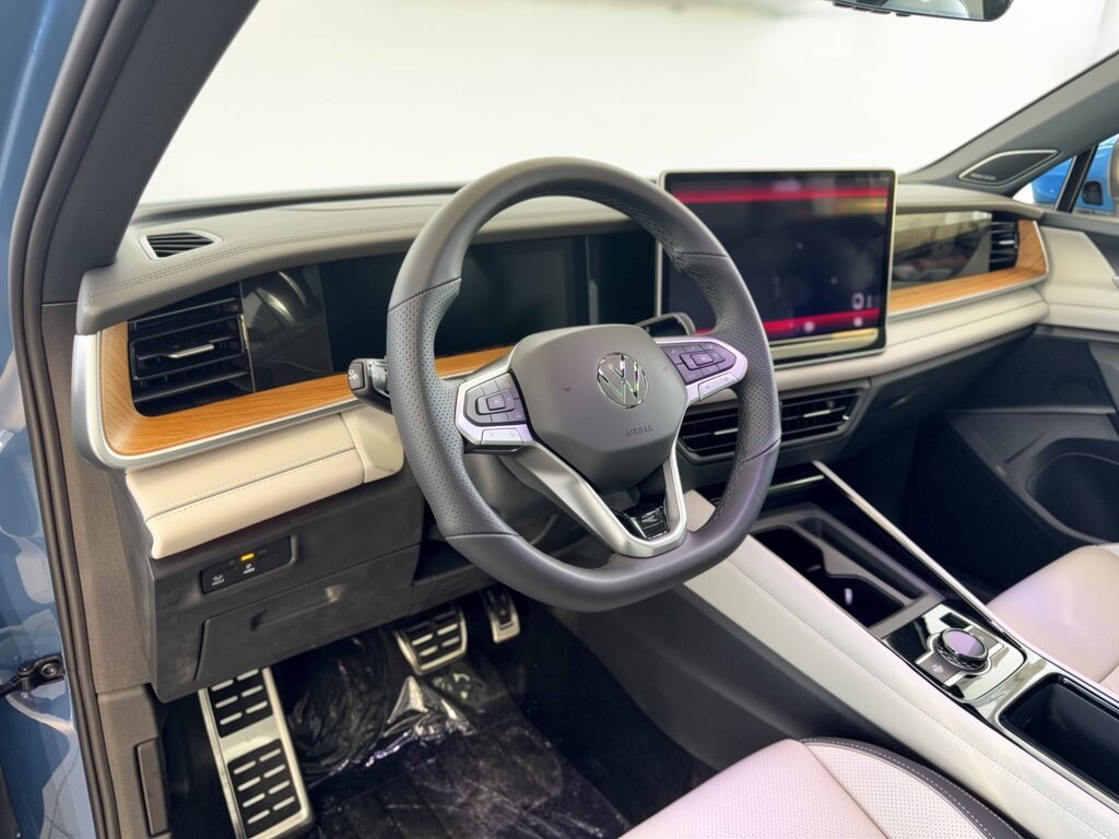 New 2026 Volkswagen Tiguan SEL R-Line Turbo SUV